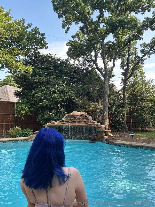 New hair called for some pool pics