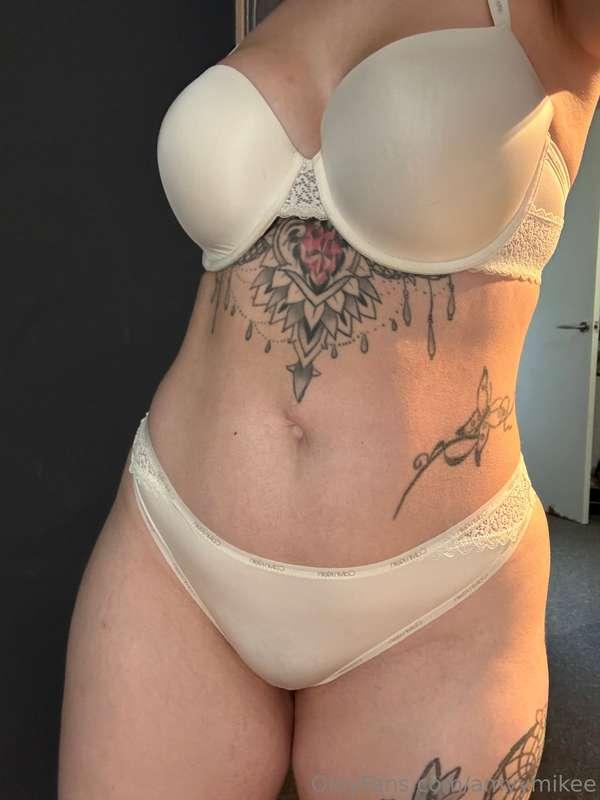 It’s not very often I wear matching bra & pants (cos I never..