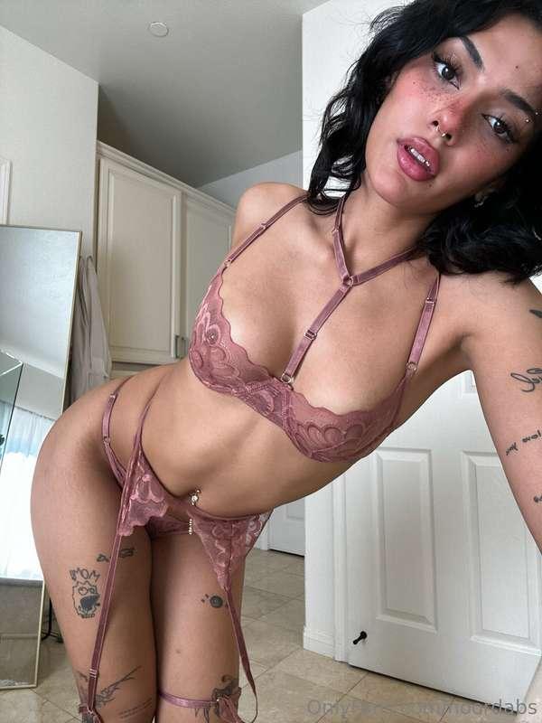 just showin off my new outfit 💖