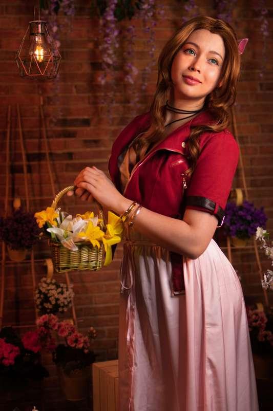 Aerith phone wallpaper AND miniset <3