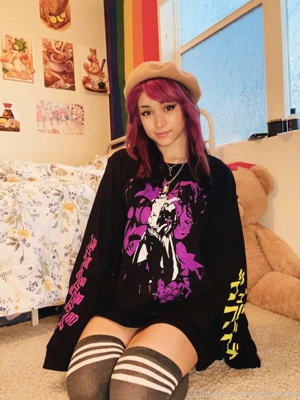 So many kisses for u all <3 this set has a bunch of poses.. ..