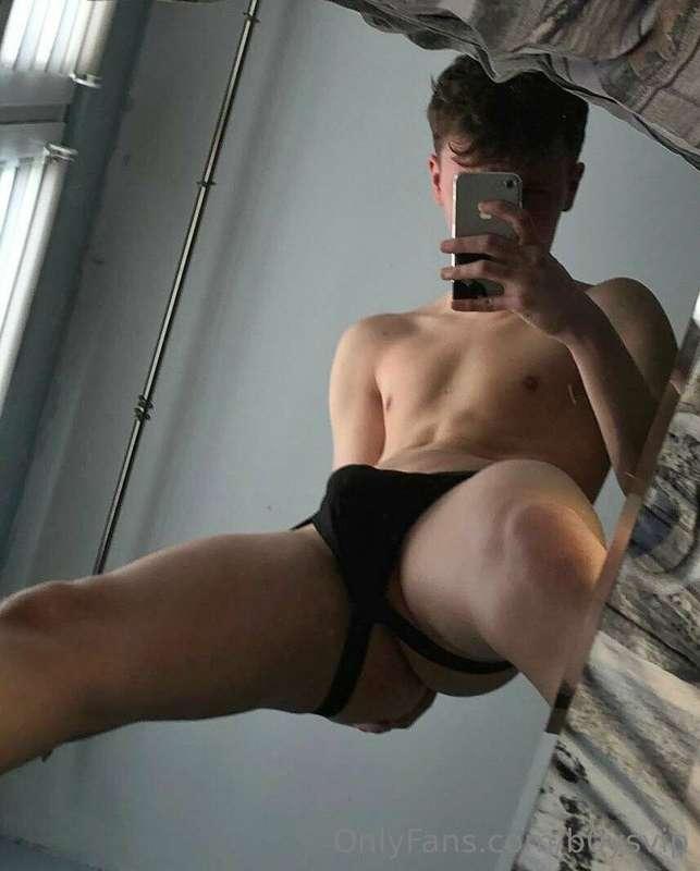 Have you see @toji_twink in the shower! 🥵aWWW He is extremel..