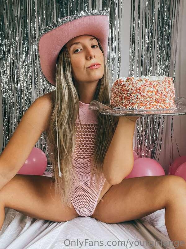 Howdy howdy, let’s get rowdy🎉💦🎂