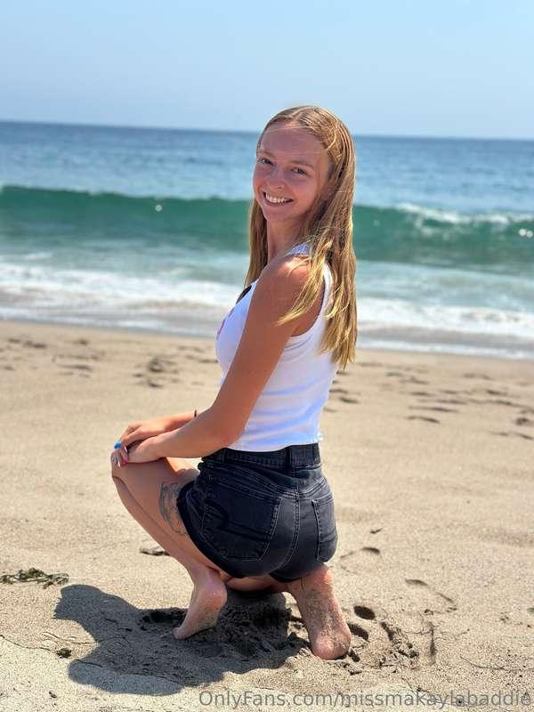 Beach day🍑☺️