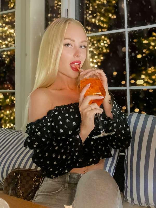 Today is the 10 day of the Advent Calendar❄️💖..what you gonn..