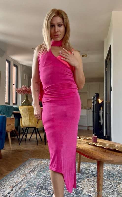 Is this dress too revealing?? 😅😅