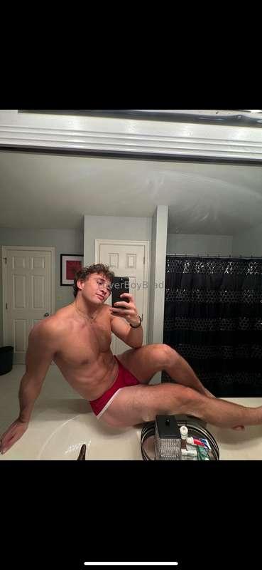 Borrowed my brothers bathroom, means I lay on the sink lol 😜