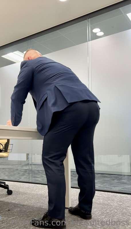 thesuitedboss image #0