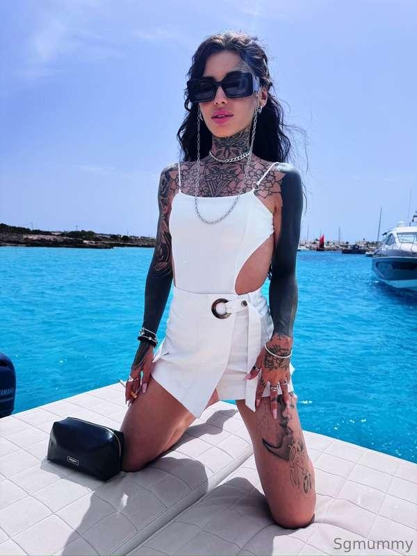 ven a navegar conmigo 🌊🚤  come sail with me 🌊🚤