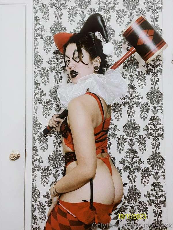 Day 11 of 31 Days of BOO! Inspired by Harley Quinn ♦️ (class..
