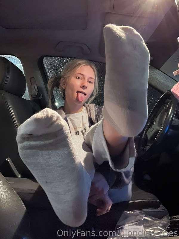 Socks anyone ? 🧦 🍭