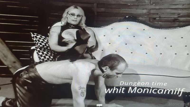 Så er dere klare for Mistress MonicaMilf . Her har dere en f..