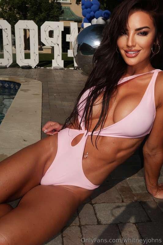 Pool days aren’t over just yet 🥰