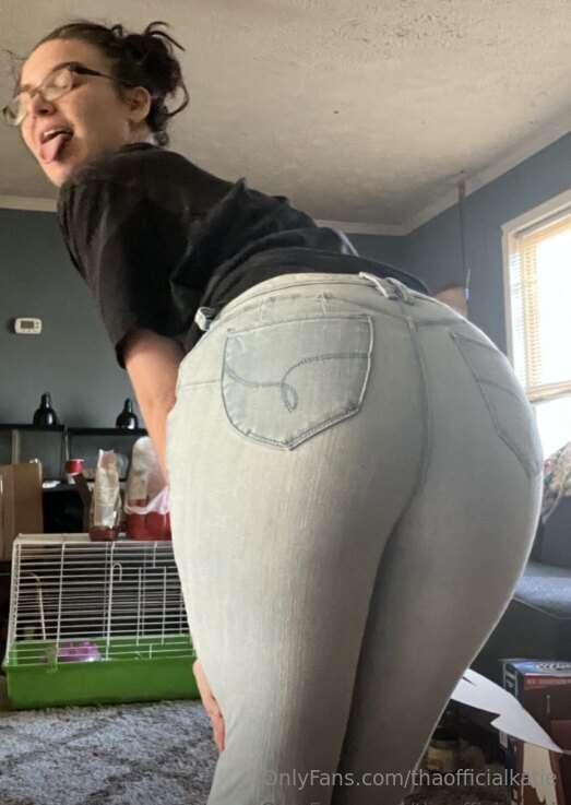 This fat ass wanted to say hi 🍑
