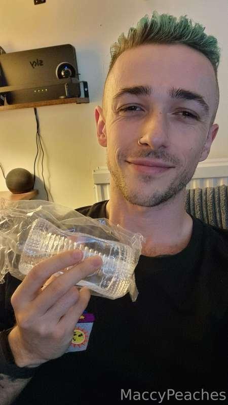 Going to make a video with my new toy for you, but what shou..