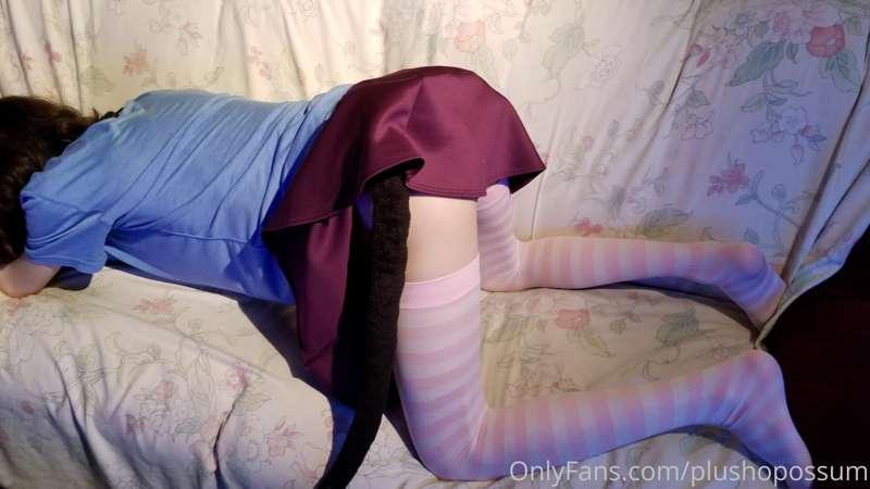 Ass up, tail raised~ 😻
