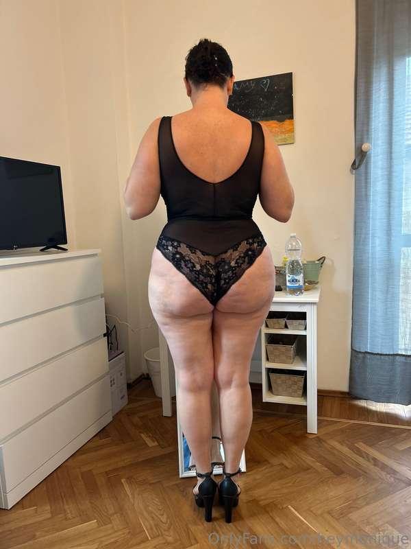 thicker than your late night thoughts🤭😈 chat with me or have..