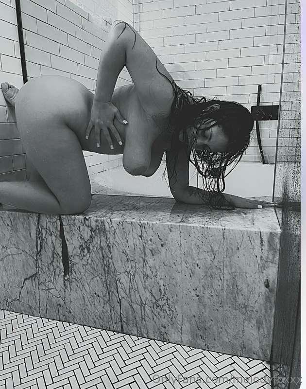 Are you suffering from lack of vitamin ME? 😳💕💘