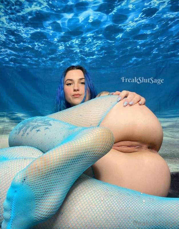wet like water 💦 
