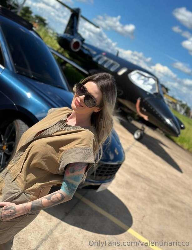 ** ✈️ This hot pilot👩🏼‍✈️is ready to taken off! Jump on boar..