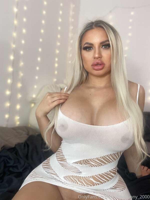 What are you dooing.  🥰🥰😈