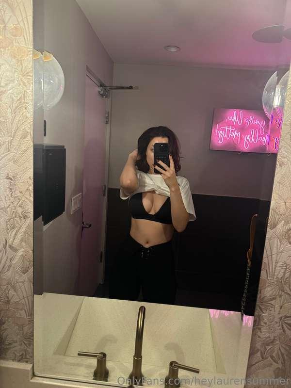 Peek-A-Boob 🙊🍒