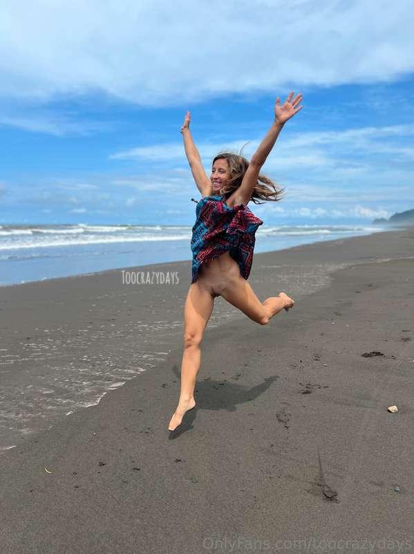 Play time, anytime! Which pose will you join me in?