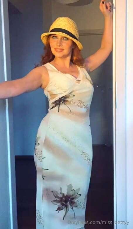 Elegance is the only beauty that never fades 💕😘