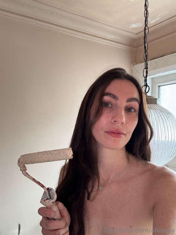 Painting naked is more fun 🤭