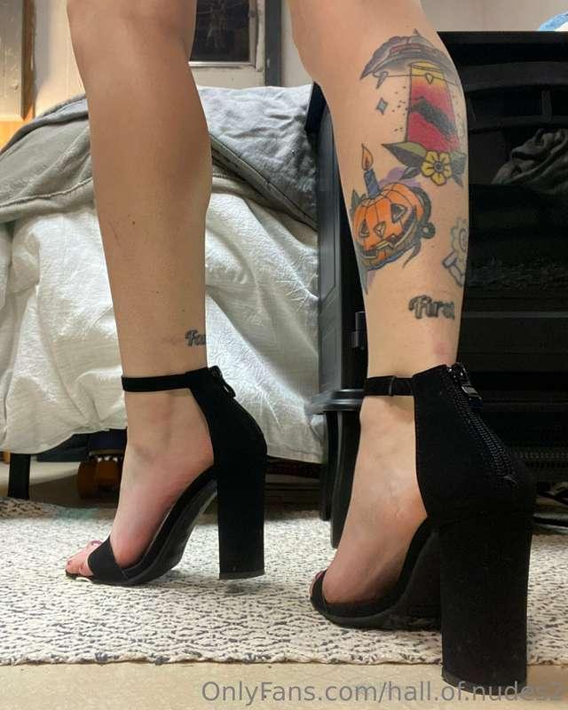Some pretty feet pics with heels & barefoot 👣