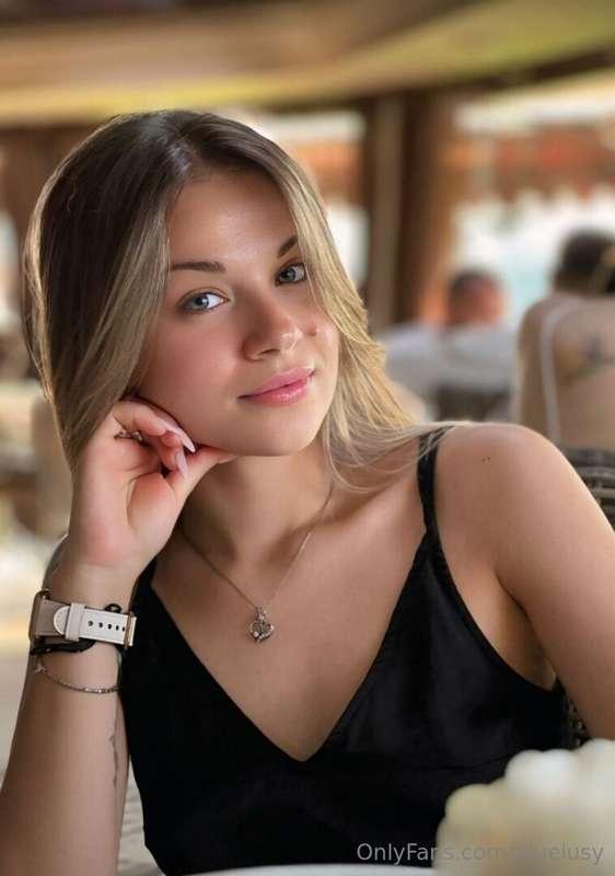 🔥 𝐅𝐑𝐄𝐄𝐄 𝐒𝐔𝐁𝐒𝐂𝐑𝐈𝐏𝐓𝐈𝐎𝐍 🔥 @helen.rey 🔥@helen.rey loves cocks of..