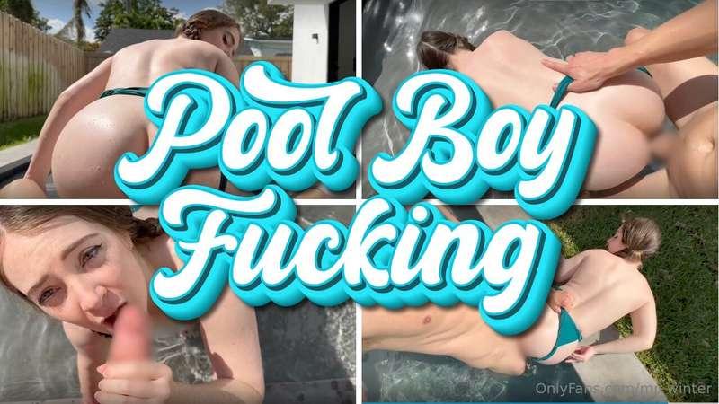 POOLSIDE FUCKING!! 💦💦I was in the middle of cleaning the poo..