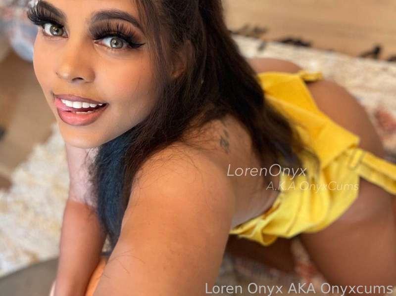 onyxcums image #0