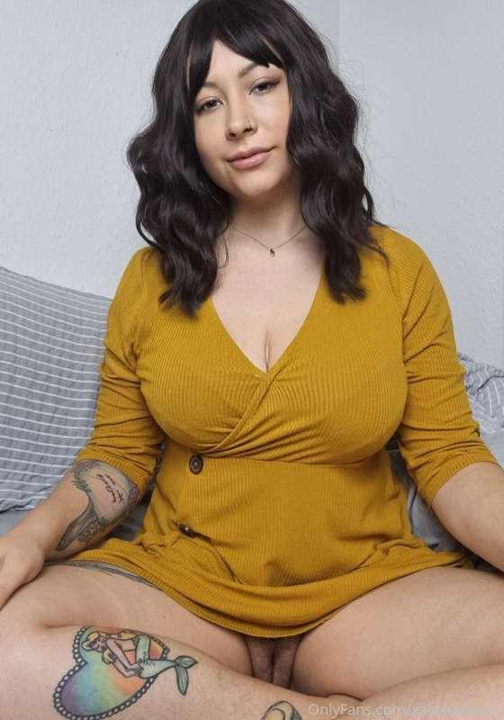 Tip if you'd let me blow you under the thanksgiving table 😮