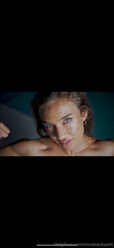(FULLY NUDE)10 MIN of flexing, stripping, ass shaking, and m..