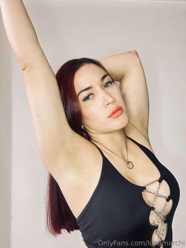 Watch closely…now lick my armpits until you clean them. 💦 