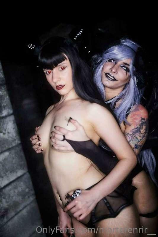 Full set with the hottie @adairyandere up on VIP 

Sub to ge..
