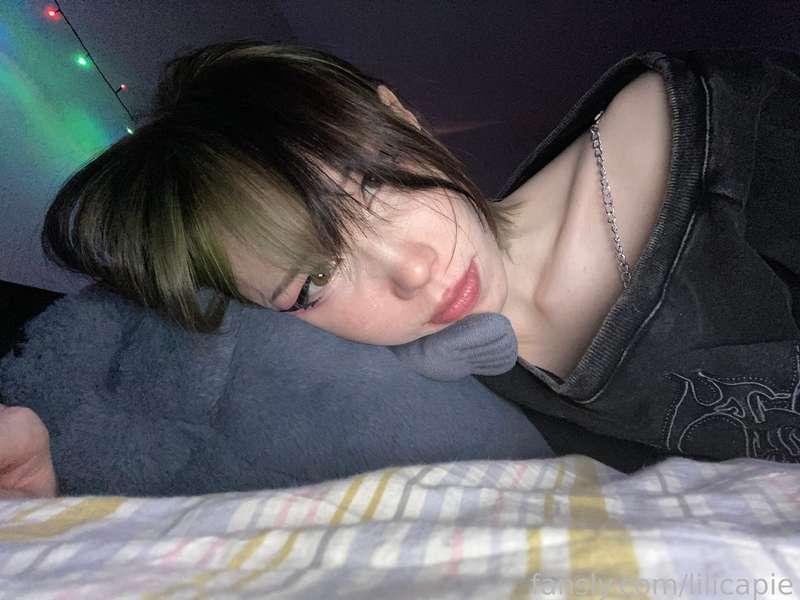 I'm waiting for you in my bed 🥱

#fyp #selfie #egirl #pale #cute #waifu