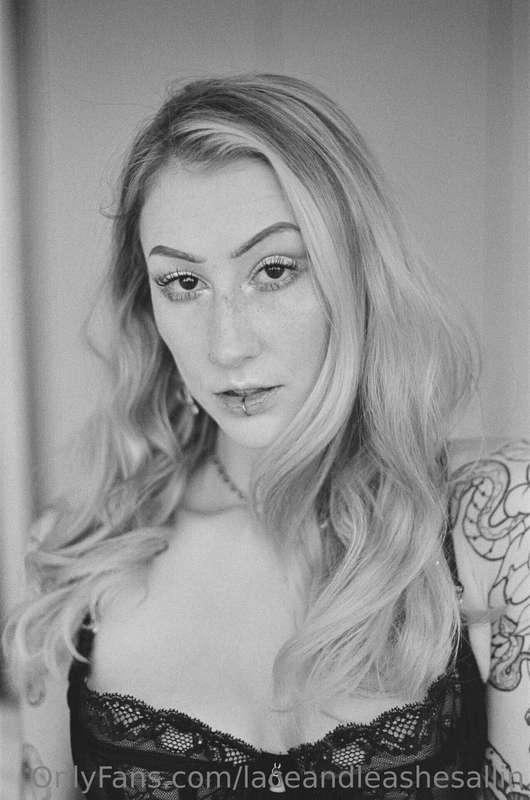 laceandleashesallin image #4