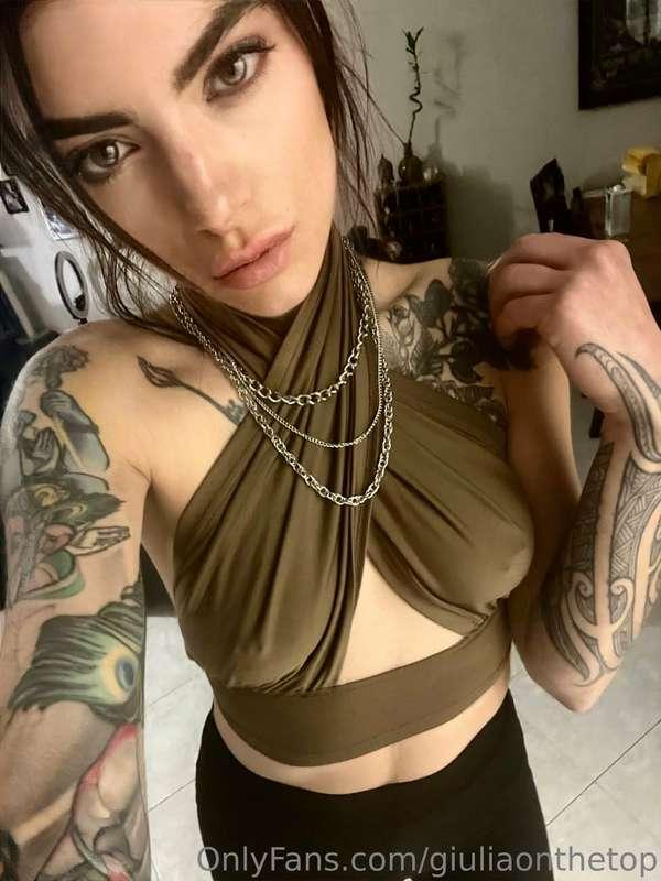 piercings pretty visible with this topp