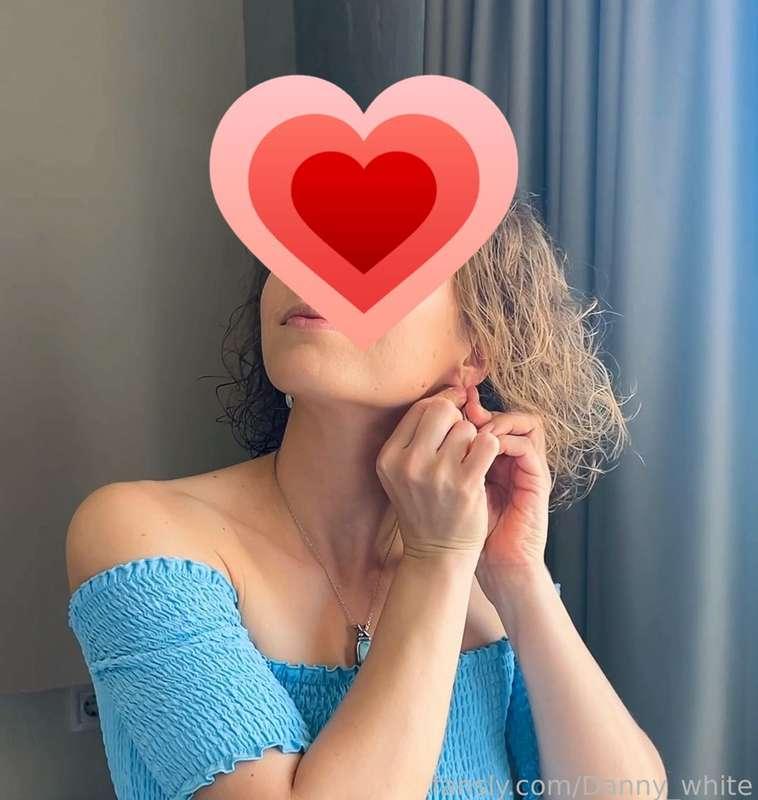 This innocent smile is hiding a lot of dirty thoughts 😇😈

#fyp #dannywhite #hotwife #smile #face #cute #beauty #beautiful #wife #goddess 
