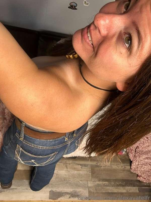 Running a sale on my main page 🥰🥰 Cum join me!! 💕