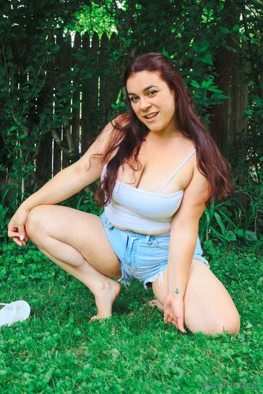 Booty jean shorts part 2… part 3 coming tomorrow 💕