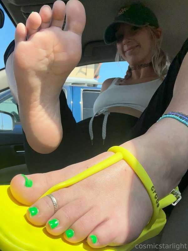 Sorry to triple post I just wanted to show off my new pedi r..