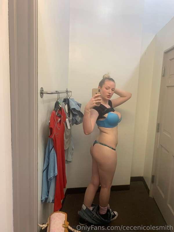 Penis in dressing room REMIX pepepenis the dressing room uh ..