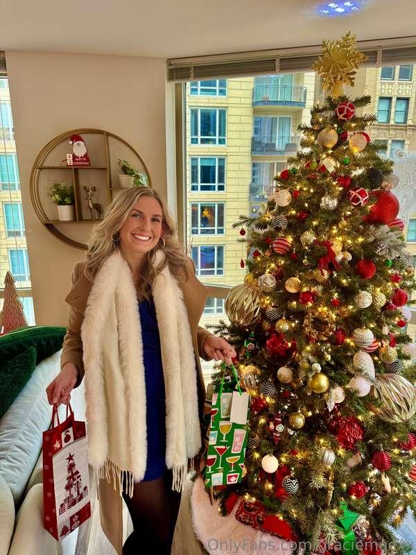 Merry Christmas and Happy Holidays to everyone 🎄 🎁 🎅 I hope ..