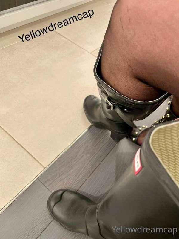 Little shopping tour? Shoes or boots?