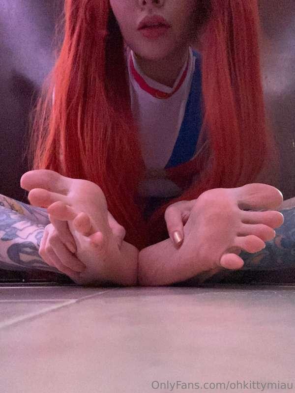 🦶🏻 🦶🏻