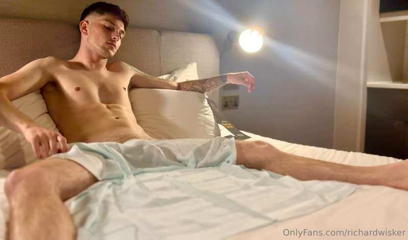 Late Night - Room Service 😈