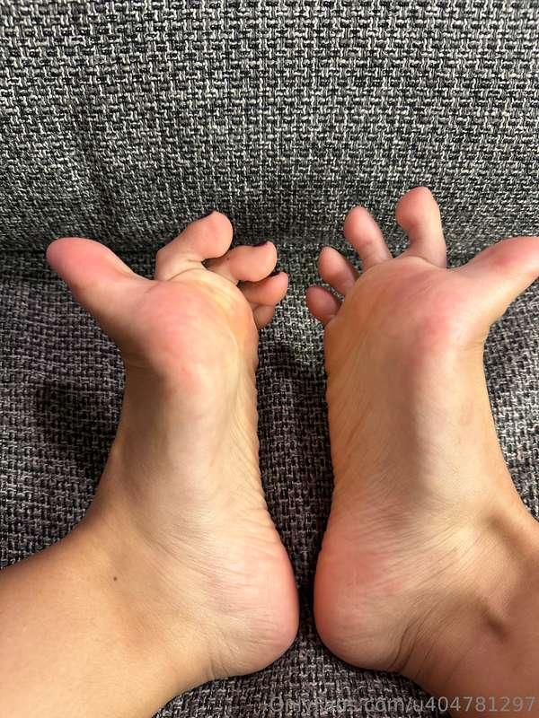 I love rubbing my bare feet on my sofa... Would you like me ..